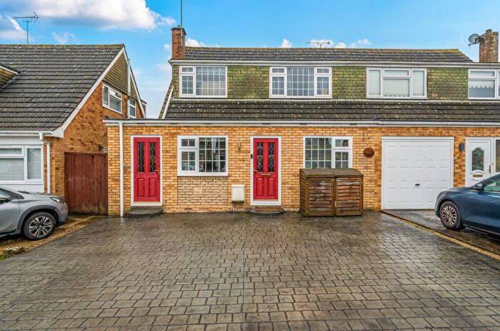 4 Bedroom Semi-Detached House For Sale In Stirling Close, Wroughton, Swindon, SN4