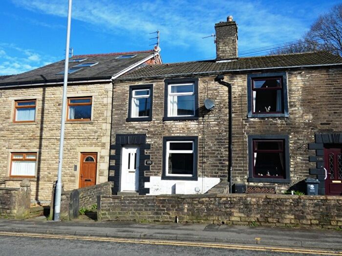 3 Bedroom Terraced House To Rent In Oldham Road, Oldham, Greater Manchester, OL4