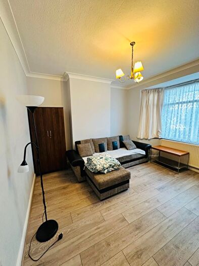 3 Bedroom Terraced House To Rent In Hertford Road, Newbury Park, Barkingside, Ig1