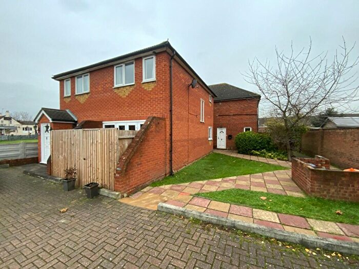 1 Bedroom Semi-Detached House To Rent In South End Road, Hornchurch, London, RM12