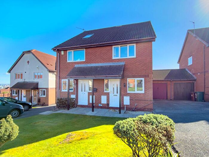 2 Bedroom Semi Detached House For Sale In Ibbetson Road, Churwell, Morley, LS27