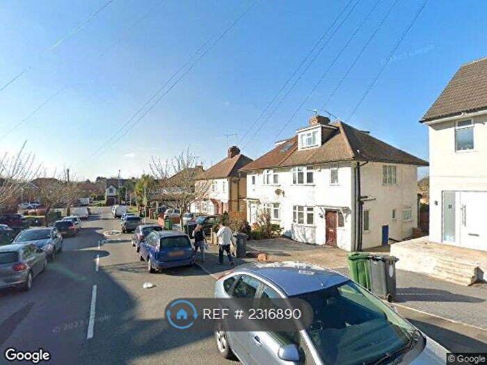 1 Bedroom Mobile/park Home To Rent In Amesbury Drive, London, E4