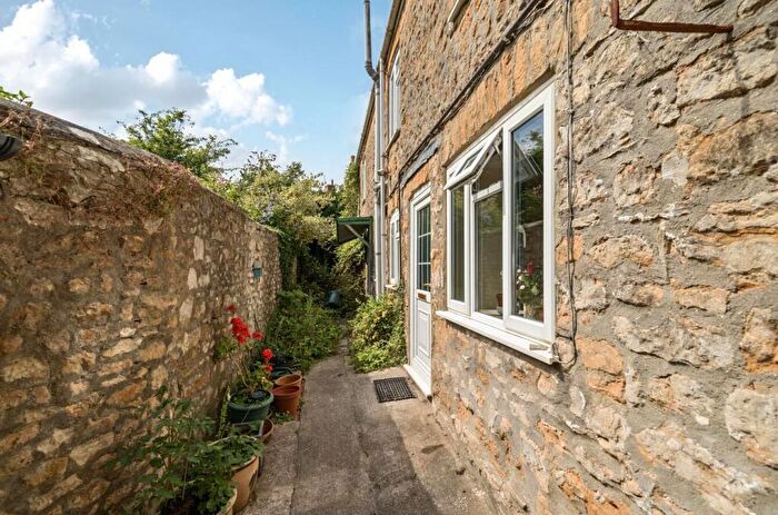 2 Bedroom Cottage For Sale In Long Street, Sherborne, DT9