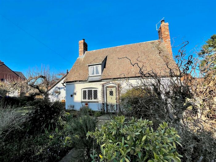 2 Bedroom Cottage For Sale In Maisemore, Gloucestershire, GL2