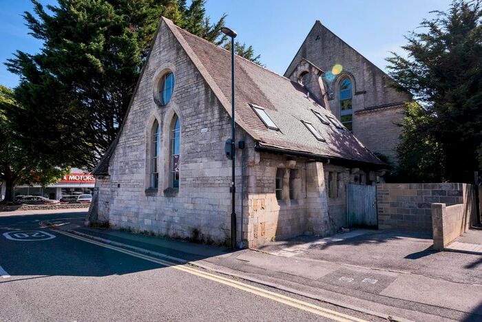 8 Bedroom Town House To Rent In Dorset Close, Bath, BA2