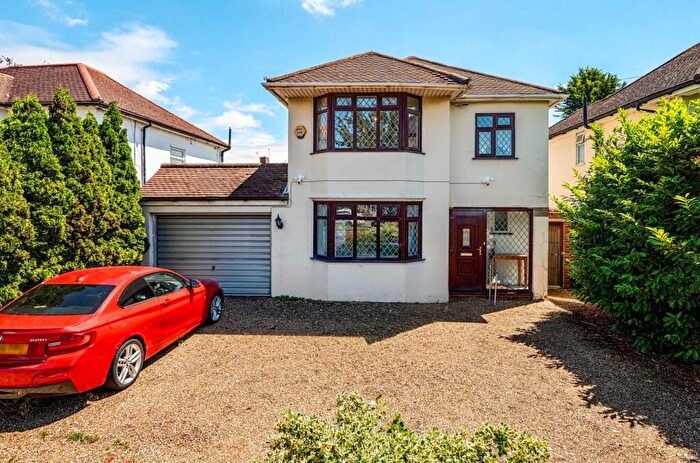 3 Bedroom Detached House For Sale In Bexley Lane, Sidcup, DA14
