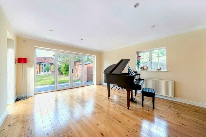 7 Bedroom Detached House To Rent In Malden Road, New Malden, KT3