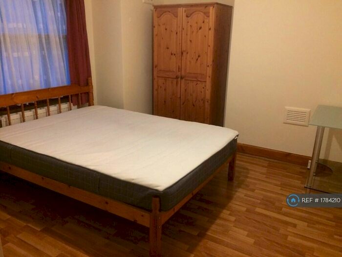 2 Bedroom Flat To Rent In Fortess Road, London, NW5