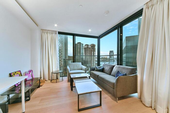 2 Bedroom Apartment To Rent In Hampton Tower, South Quay Plaza, Canary Wharf, London, E14