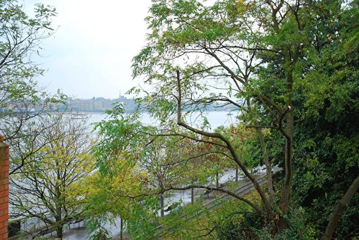 3 Bedroom Flat For Sale In Free Trade Wharf, Wapping, London, E1W