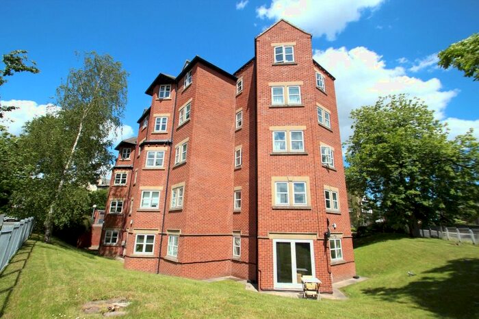 2 Bedroom Flat To Rent In Beechwood Court, Falkland Mount, Leeds, LS17