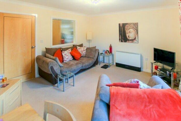 1 Bedroom Flat To Rent In Thornhill, Cardiff, CF14