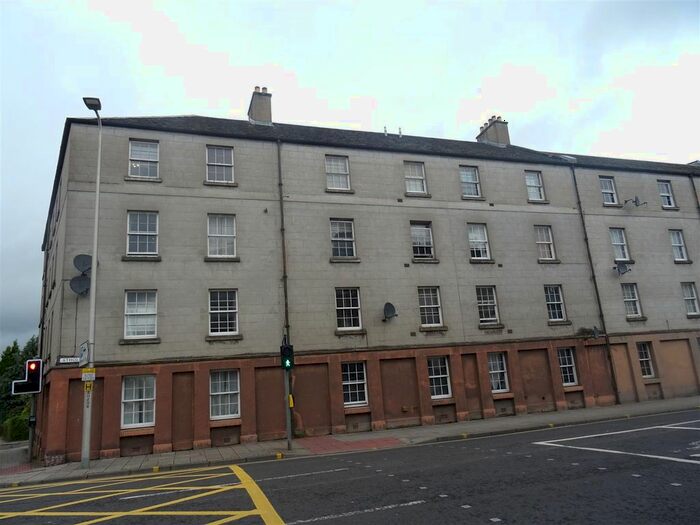 2 Bedroom Flat To Rent In Atholl Court, Perth, PH1