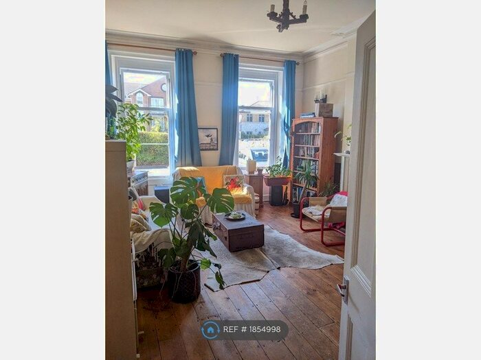 2 Bedroom Flat To Rent In Cleveland House, Weymouth, DT4