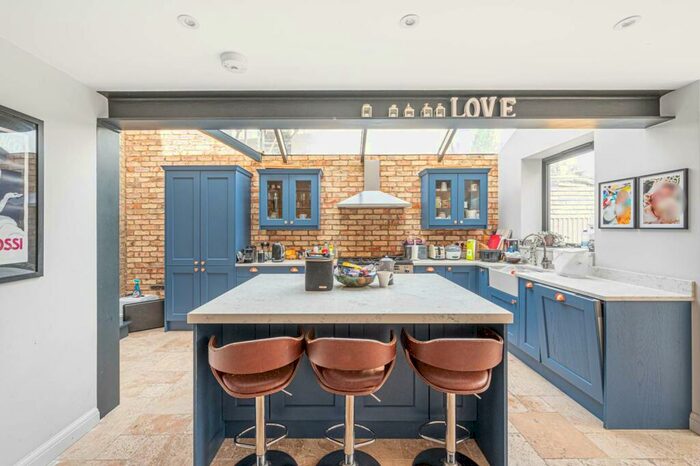 5 Bedroom Terraced House To Rent In Elm Park Road, Finchley, London, N3