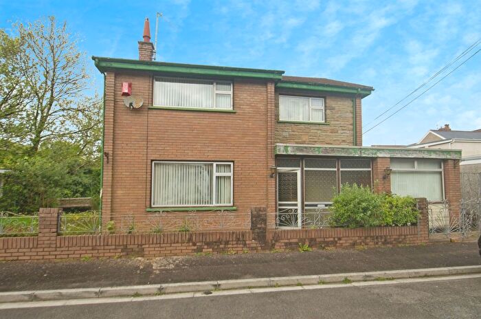 3 Bedroom Detached House For Sale In Mervyn Street, Rhydyfelin, Pontypridd, CF37
