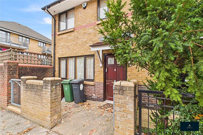 3 Bedroom Terraced House To Rent In Orange Grove, London, E11
