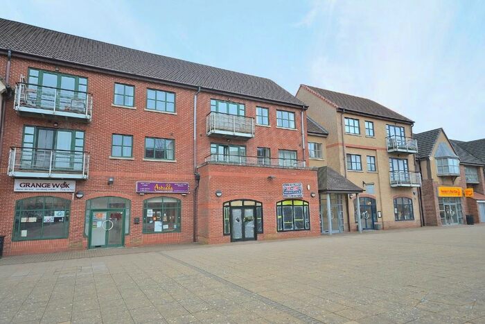 2 Bedroom Flat To Rent In Wilks Walk, Grange Park, Northampton, NN4