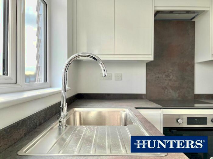 3 Bedroom Maisonette To Rent In West Barnes Lane, New Malden, KT3