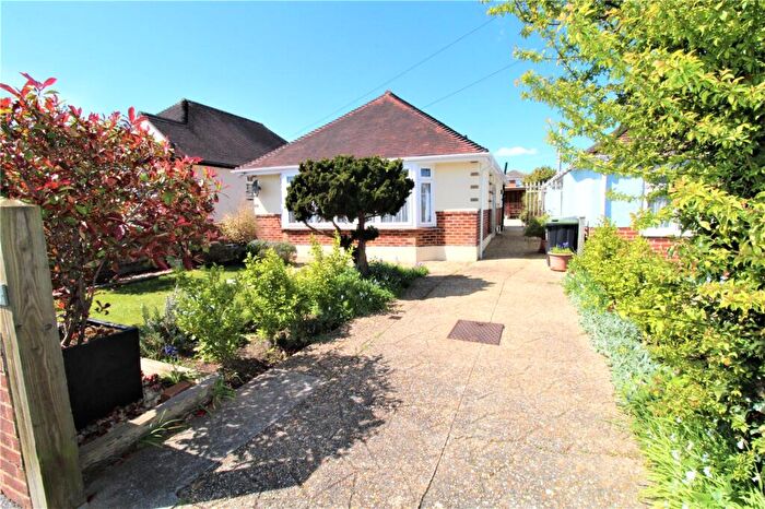 3 Bedroom Bungalow For Sale In Palfrey Road, Bournemouth, BH10