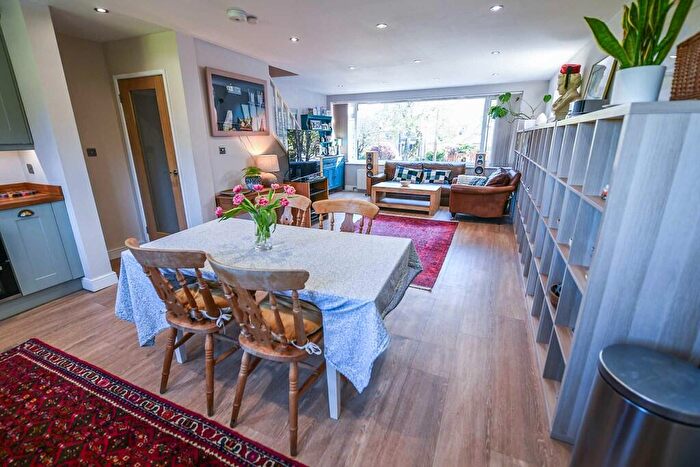 3 Bedroom Town House For Sale In Derbyshire Road, Sale, M33