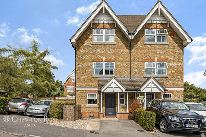 4 Bedroom Town House For Sale In Barkers Meadow, Ascot, SL5