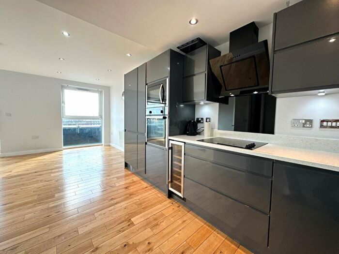 2 Bedroom Flat To Rent In New York Road, Leeds, West Yorkshire, Uk, LS2