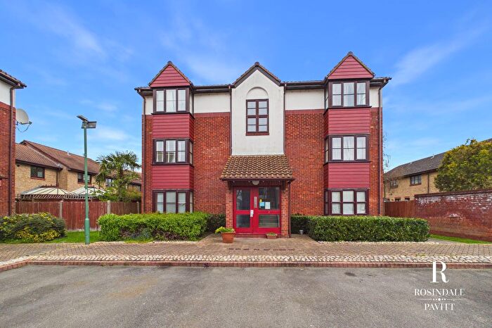 Studio For Sale In Violet Close, Wallington, SM6