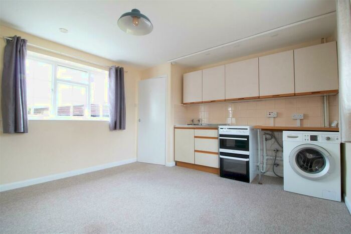 1 Bedroom Detached Bungalow To Rent In Plaistow Road, Kirdford, RH14