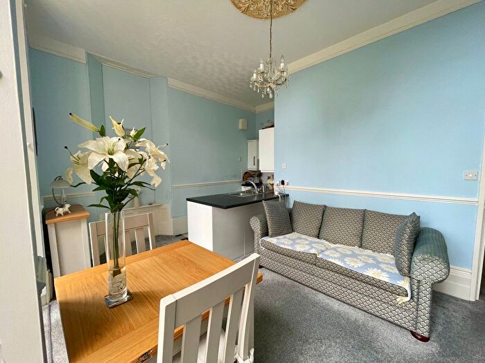 1 Bedroom Flat For Sale In Higher Warberry Road, Torquay, TQ1