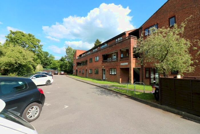 1 Bedroom Flat To Rent In Middlefield, Hatfield, AL10