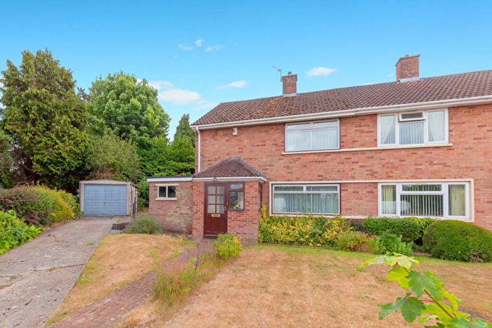 3 Bedroom Semi-Detached House For Sale In Florence Park, Oxford, OX4