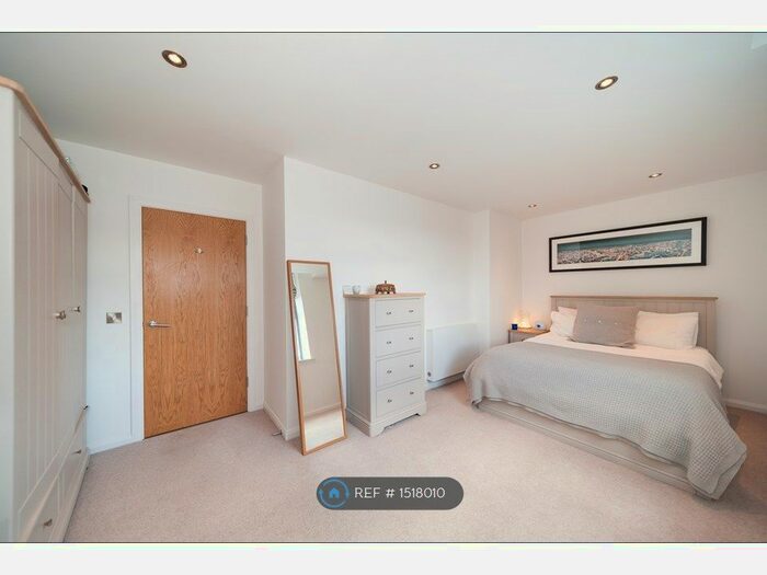 1 Bedroom Flat To Rent In Norwich House, London, SW16