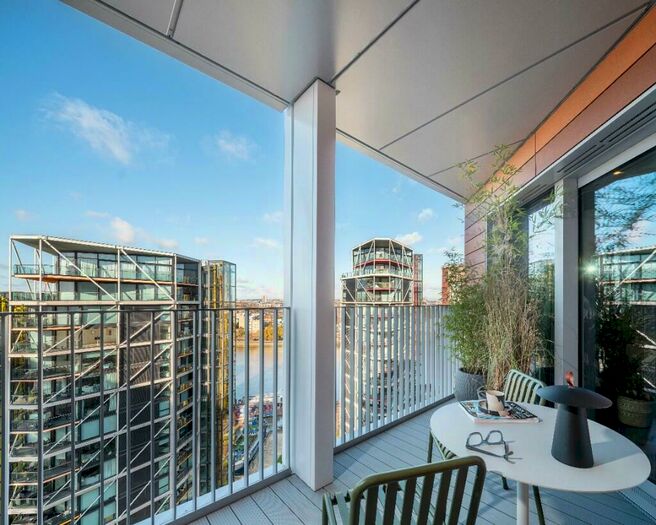 1 Bedroom Apartment To Rent In Nine Elms Lane, London, SW11