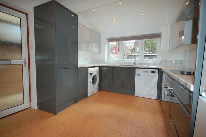 3 Bedroom Terraced House To Rent In Effingham Road, N8