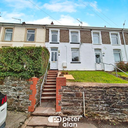 3 Bedroom Property To Rent In Bryn Awel, Crynant, Neath, SA10