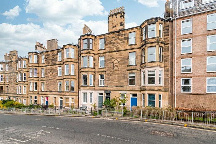 2 Bedroom Flat For Sale In / Ashley Terrace, Edinburgh, EH11