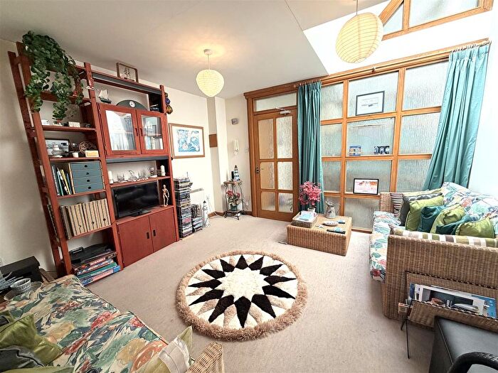 2 Bedroom Maisonette For Sale In The Seed Warehouse, Strand Street, BH15