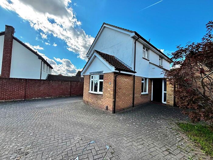 4 Bedroom Detached House For Sale In Barlows Reach, Chelmsford, CM2