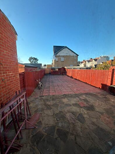 4 Bedroom End Terrace House To Rent In Brook Road, Ilford, IG2