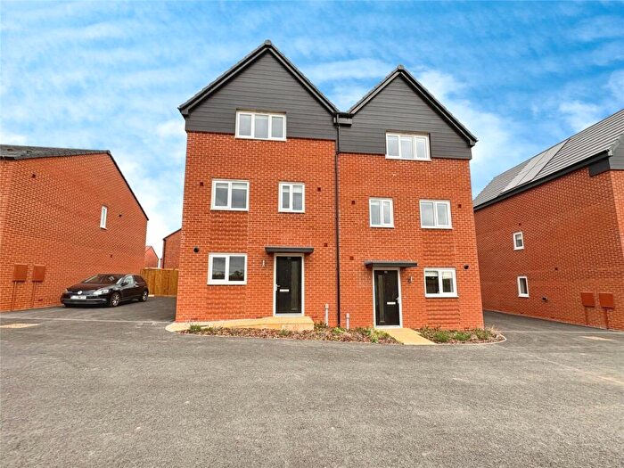 3 Bedroom House To Rent In Marram Crescent, Harpole, Northampton, NN7