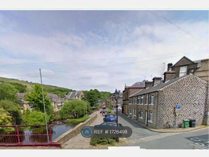 2 Bedroom Terraced House To Rent In Oliver Lane, Huddersfield, HD7