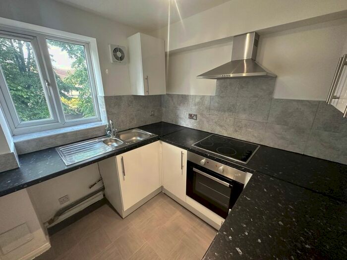 1 Bedroom Flat To Rent In Greenslade Road, Barking, IG11