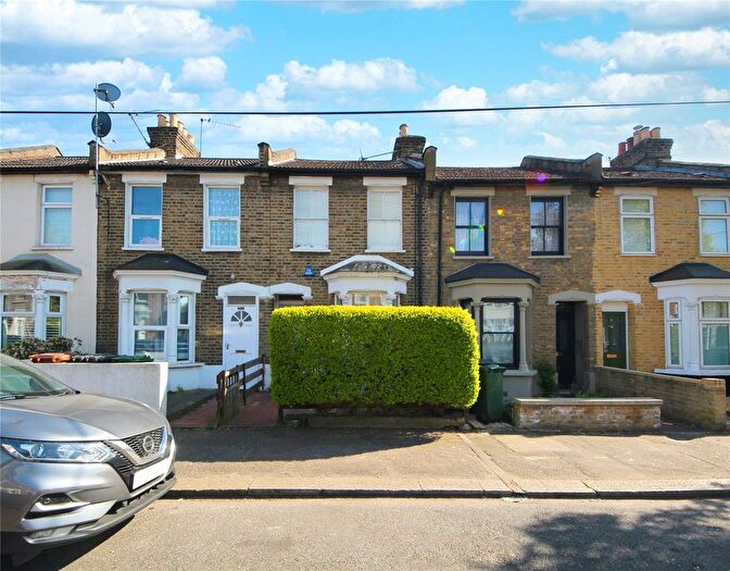 2 Bedroom Detached House To Rent In Pevensey Road, Forest Gate, E7
