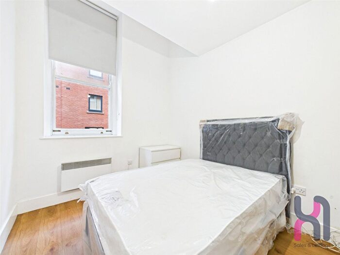 1 Bedroom Flat To Rent In Town Hall, Bexley Square, Salford, Manchester, M3