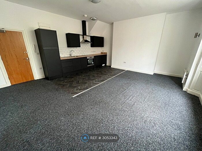 1 Bedroom Flat To Rent In The Square, Retford, DN22
