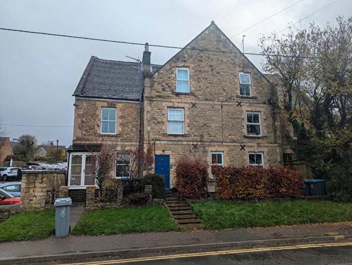 2 Bedroom Flat To Rent In Albion Street, Chipping Norton, OX7
