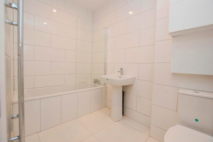 1 Bedroom Flat To Rent In Tolpits Lane, Watford, WD18