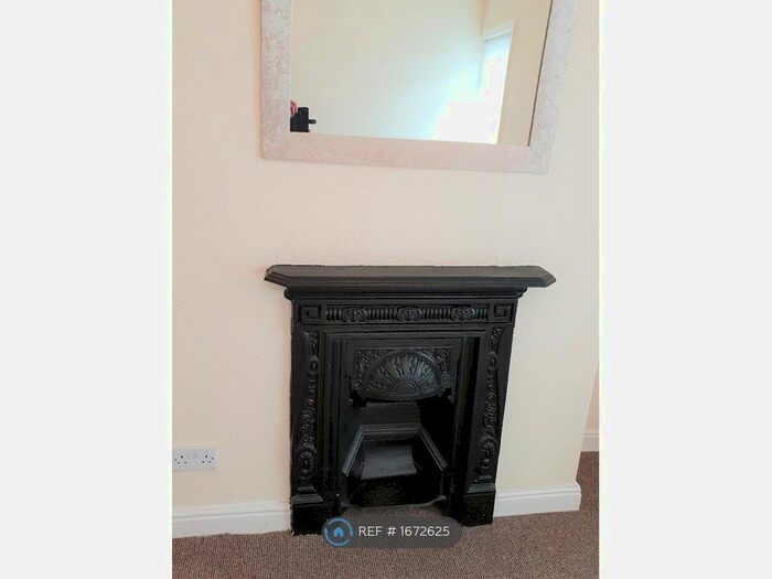 2 Bedroom Flat To Rent In Burscough Street, Ormskirk, L39