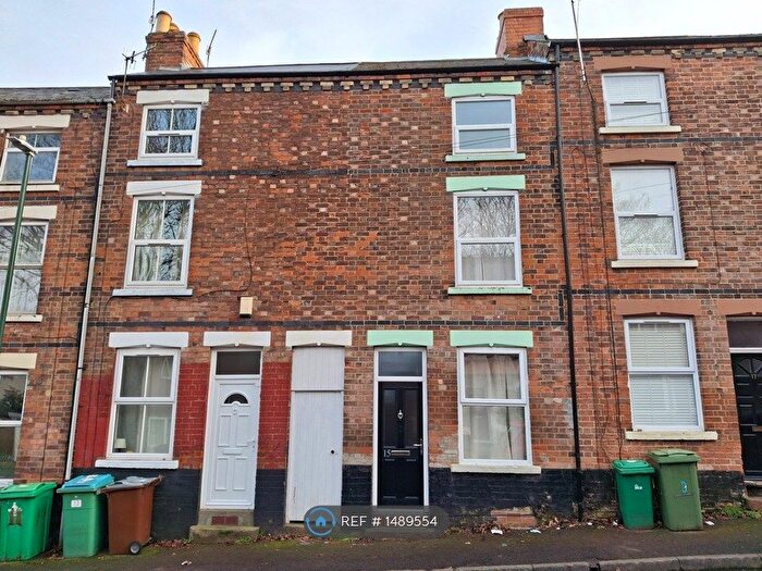 3 Bedroom Terraced House To Rent In Hollis Street, Nottingham, NG7